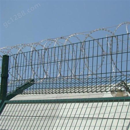 科阳克拉玛依球场围栏篮球场护栏网高速公路护栏网双边丝养鸡围栏网现货可定制