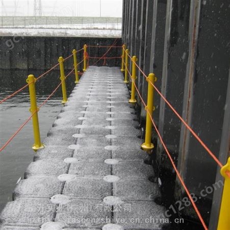 安全稳固休闲浮台 高分子聚乙烯浮桶 过河简易浮桥搭建 水上船艇码头 J
