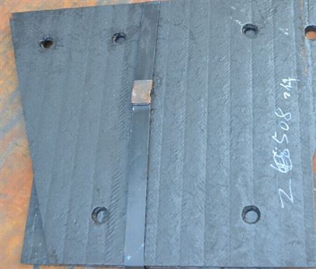 熔覆碳化铬耐磨钢板 可定制切割 异性切割 耐高温 耐腐蚀材料